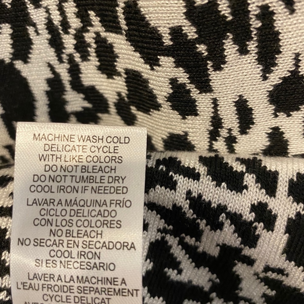 Nina Leonard Black & White Print Sweater Dress - Picture 7 of 8